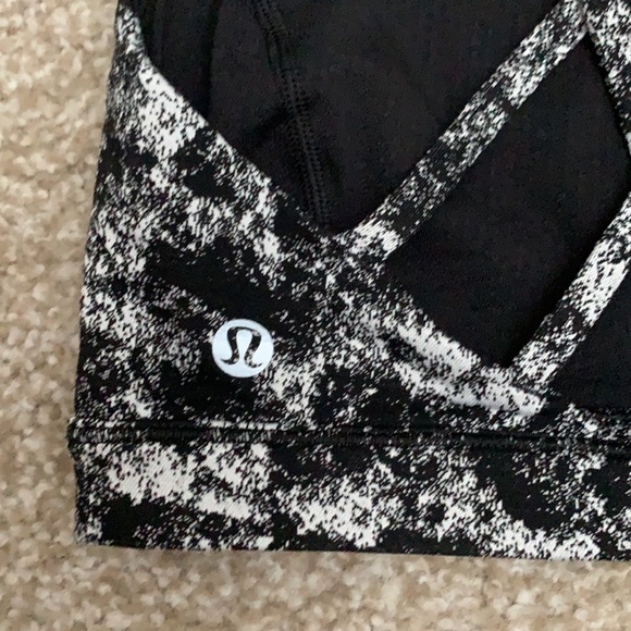 Lululemon Free To Be Serene sports bra in misted jacquard - Picture 3 of 5